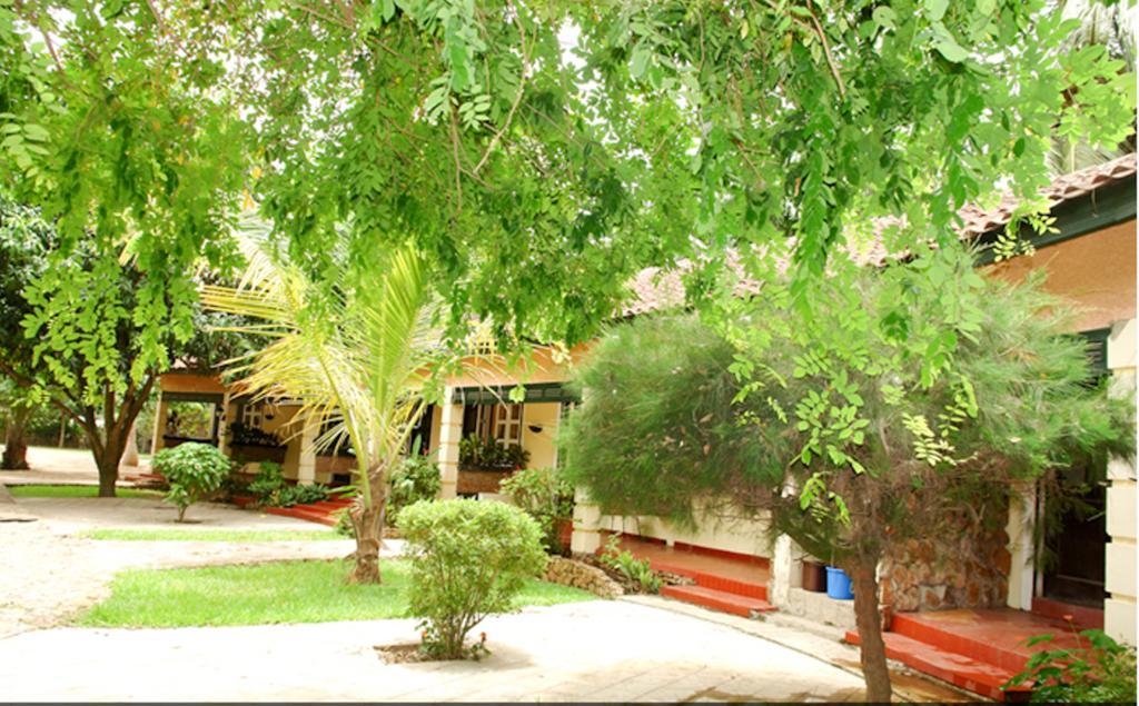 Afrikiko River Front Resort Akosombo Екстериор снимка