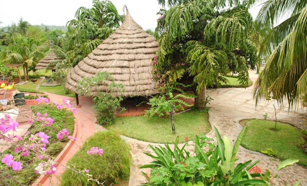 Afrikiko River Front Resort Akosombo Екстериор снимка