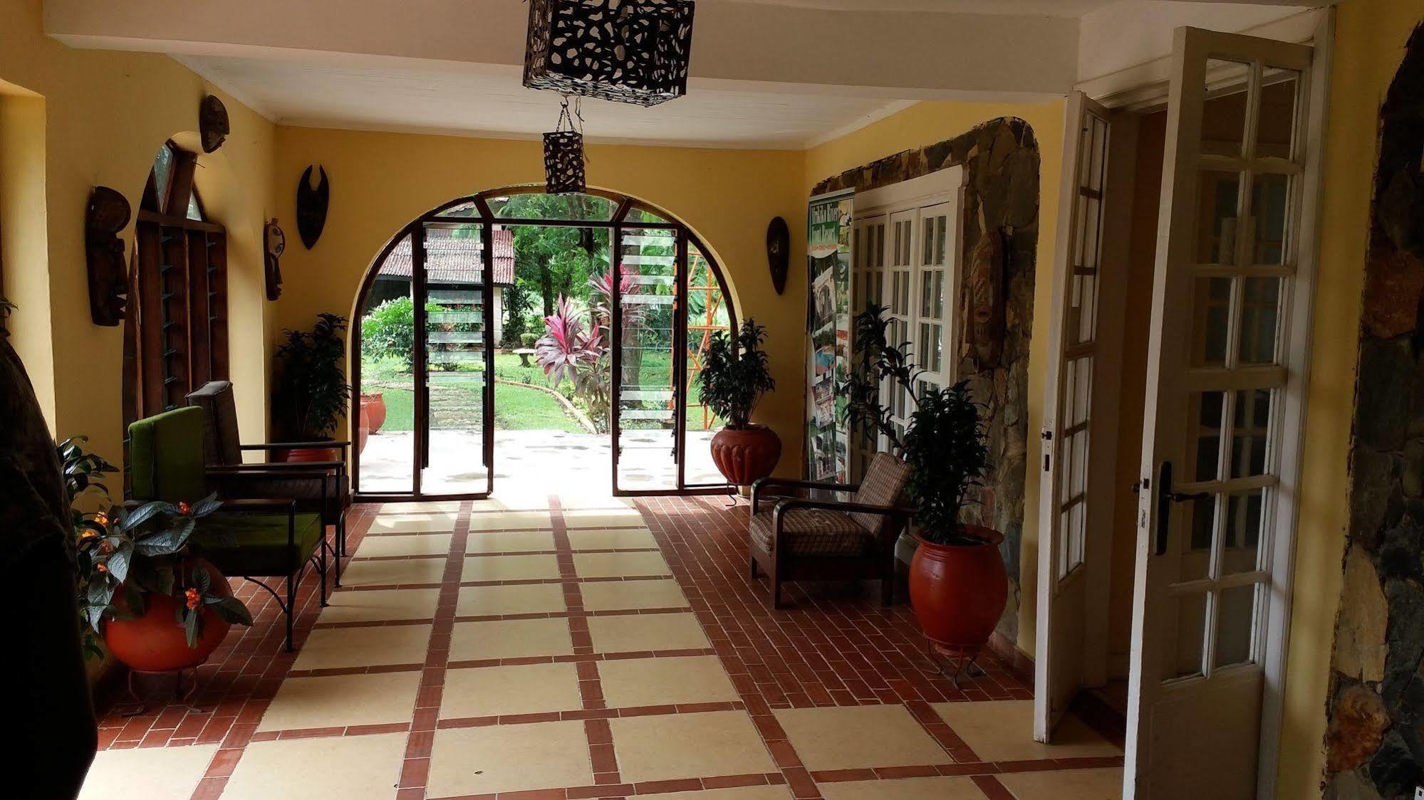 Afrikiko River Front Resort Akosombo Екстериор снимка