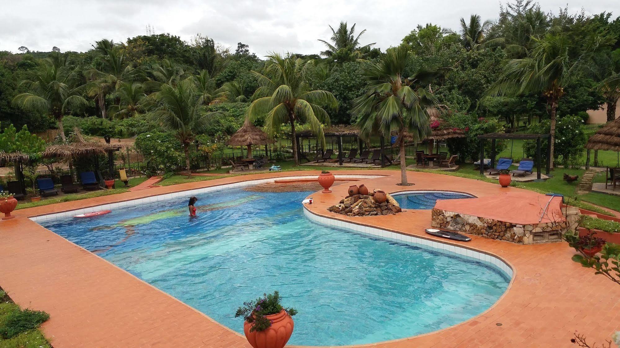 Afrikiko River Front Resort Akosombo Екстериор снимка